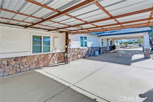 Detail Gallery Image 6 of 51 For 9888 Trinity, Oak Hills,  CA 92344 - 6 Beds | 2 Baths