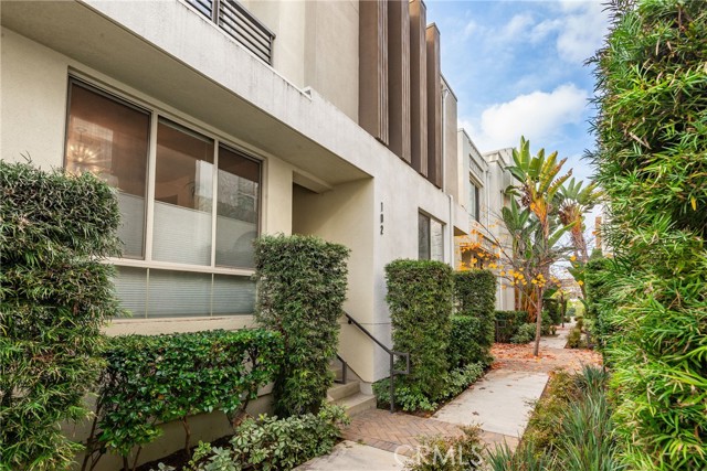 Detail Gallery Image 34 of 60 For 12921 Mission Avenue #102,  Hawthorne,  CA 90250 - 2 Beds | 2/1 Baths