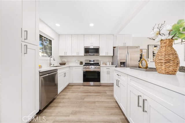 Detail Gallery Image 2 of 51 For 49 Thicket, Irvine,  CA 92614 - 3 Beds | 2 Baths