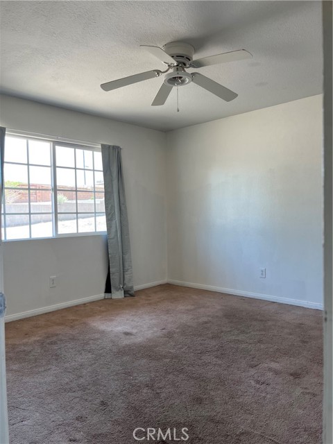255 W Grace Street, Barstow CA: https://media.crmls.org/medias/0f0672bc-35ce-4e21-a124-d6c0a3cacf25.jpg