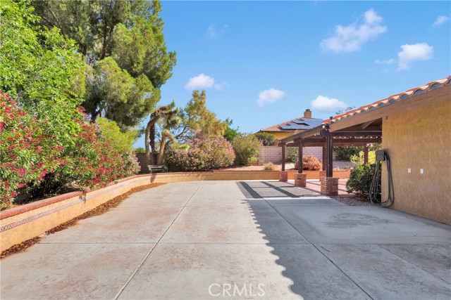 19996 Eyota Road, Apple Valley CA: https://media.crmls.org/medias/0f075b8f-ba7e-4eff-a938-bf3f900a8aeb.jpg