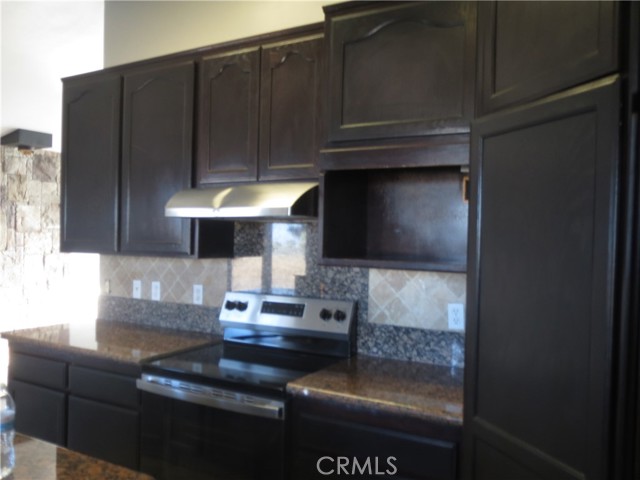 10330 Shasta, Phelan CA: https://media.crmls.org/medias/0f07a6a3-0e05-461e-b61a-b06133c07c0d.jpg