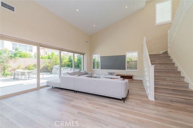 Detail Gallery Image 12 of 56 For 58 Longchamp, Irvine,  CA 92602 - 4 Beds | 4/1 Baths