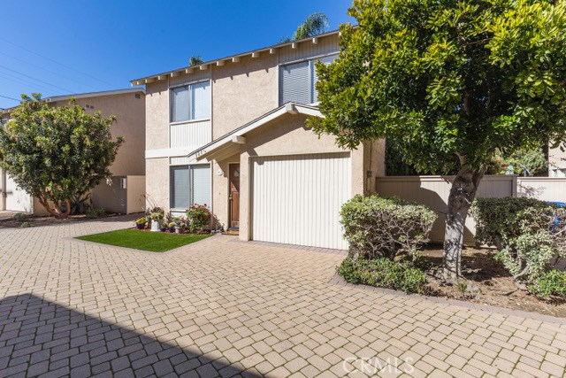 121 Broadway, Redondo Beach, California 90277, 3 Bedrooms Bedrooms, ,2 BathroomsBathrooms,Residential,Sold,Broadway,PV17038019