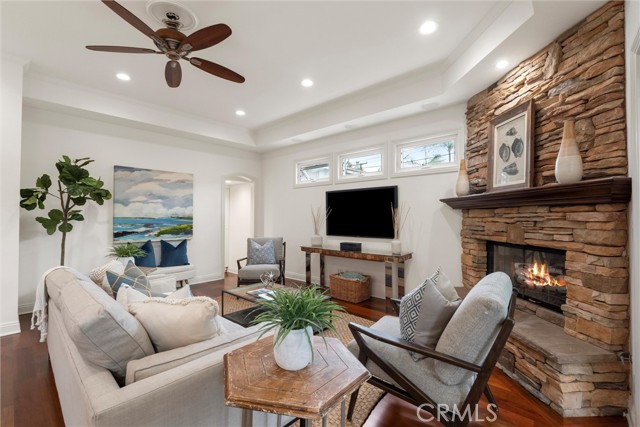 2000 Walnut Avenue, Manhattan Beach CA: https://media.crmls.org/medias/0f09dbb5-0415-42ff-a63a-ce7bf6d065d5.jpg