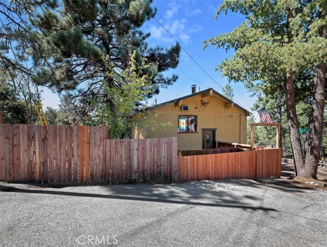 Detail Gallery Image 3 of 34 For 26745 Hopkins Rd, Idyllwild,  CA 92549 - 2 Beds | 1/1 Baths