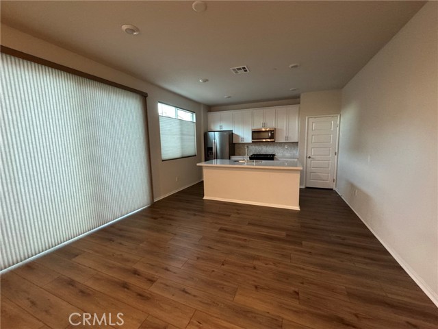 Detail Gallery Image 6 of 23 For 40247 Birchfield, Temecula,  CA 92591 - 3 Beds | 2/1 Baths