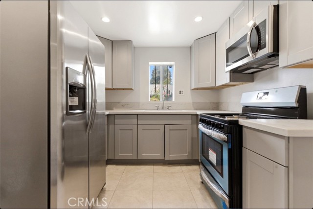 Detail Gallery Image 8 of 33 For 261 S Muscott, San Bernardino,  CA 92410 - 2 Beds | 1 Baths