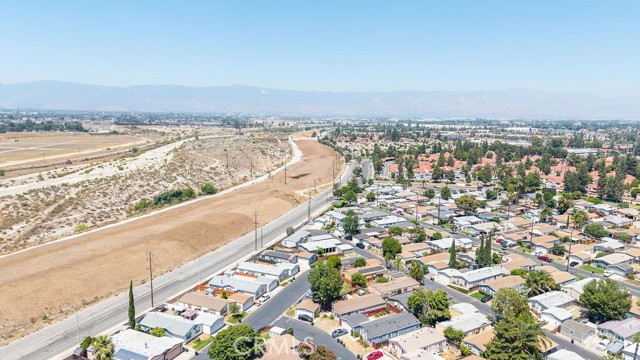 700 E Washington Street, Colton CA: https://media.crmls.org/medias/0f0ae4f6-2b3c-4e27-bdaf-ab8f8c73f4cb.jpg
