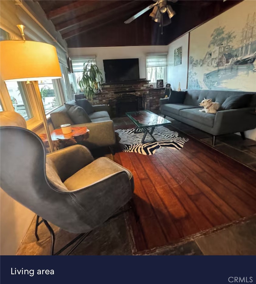 https://media.crmls.org/medias/0f0b571d-759c-4a4c-ac66-a92e8b970e32.jpg?preset=X-Large