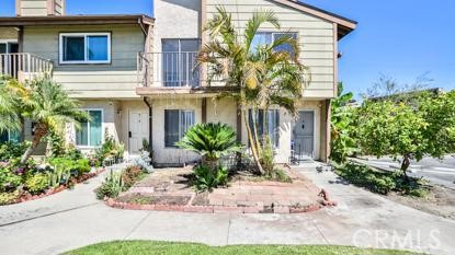 206 N Newhope Street, Santa Ana CA: https://media.crmls.org/medias/0f0b6761-7848-4a98-8959-2f9a722c9767.jpg