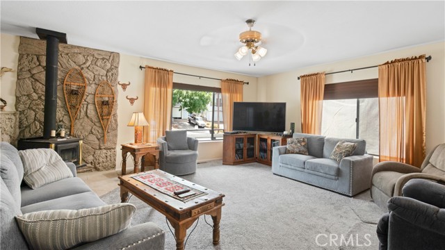 10018 El Capitan Way, Kelseyville CA: https://media.crmls.org/medias/0f0cc870-8468-4d5f-9892-3bb74f039b3f.jpg