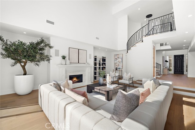 48 Belcourt Drive, Newport Beach CA: https://media.crmls.org/medias/0f0d195d-26ad-4cba-b653-6006f6b223ff.jpg