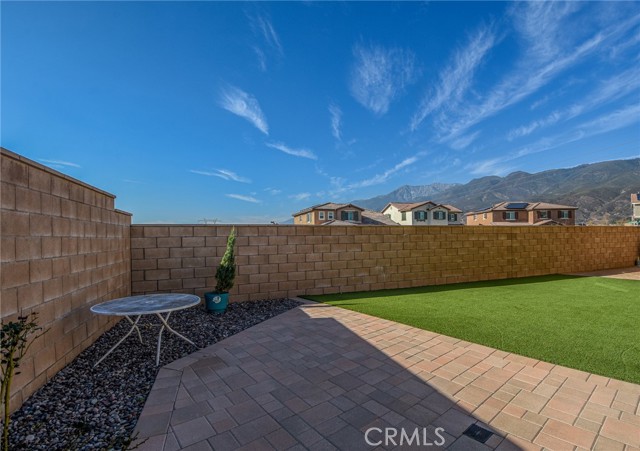 Detail Gallery Image 20 of 27 For 15537 Parry Peak Dr, Fontana,  CA 92336 - 3 Beds | 2 Baths