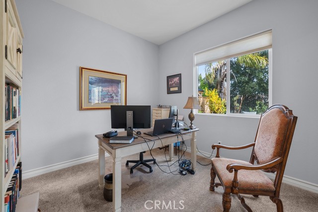https://media.crmls.org/medias/0f0e5db3-d201-464a-a24b-ab55949b0b19.jpg?preset=X-Large