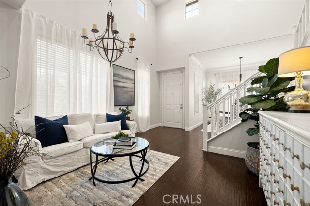 68 Radiance Lane, Rancho Santa Margarita CA: https://media.crmls.org/medias/0f0e7358-e0dc-4e4d-88bb-0fb29cbb34d7.jpg