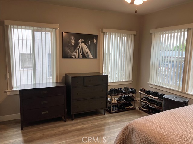 Detail Gallery Image 10 of 12 For 2059 N Vermont, Los Angeles,  CA 90027 - 2 Beds | 2 Baths