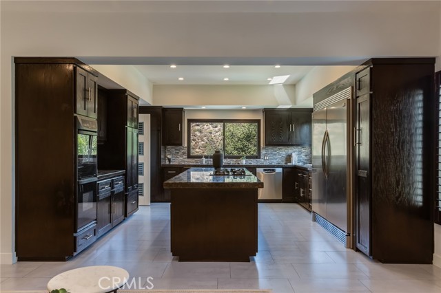 Detail Gallery Image 18 of 62 For 2111 Rimcrest Dr, Glendale,  CA 91207 - 4 Beds | 5 Baths