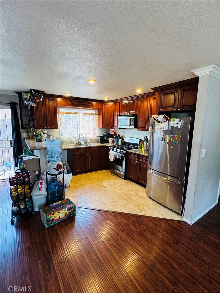 MLS #CV25268136 image #8