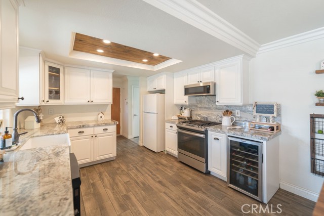 Detail Gallery Image 14 of 48 For 8636 Rancho Cerona Dr, Paramount,  CA 90723 - 4 Beds | 2/1 Baths