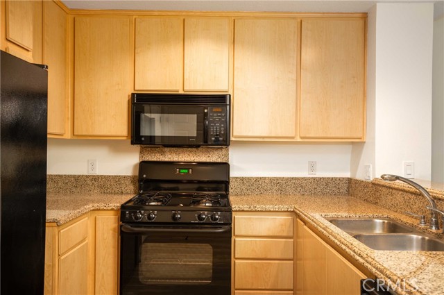 Detail Gallery Image 5 of 14 For 160 S Hudson Ave #303,  Pasadena,  CA 91101 - 2 Beds | 2 Baths