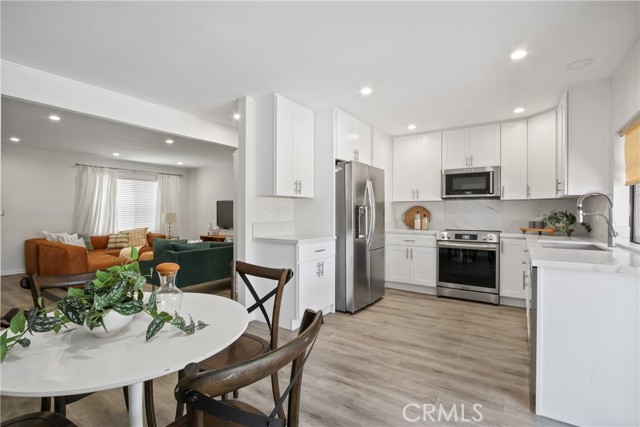 Detail Gallery Image 8 of 20 For 11240 Dover Way, Stanton,  CA 90680 - 3 Beds | 1/1 Baths