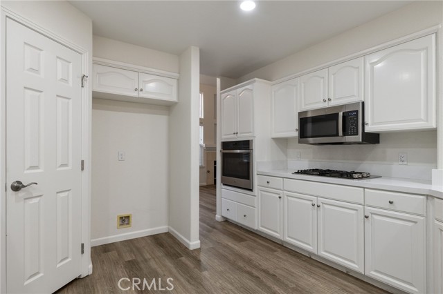 Detail Gallery Image 11 of 30 For 11205 Illusion Way, Bakersfield,  CA 93311 - 4 Beds | 3 Baths