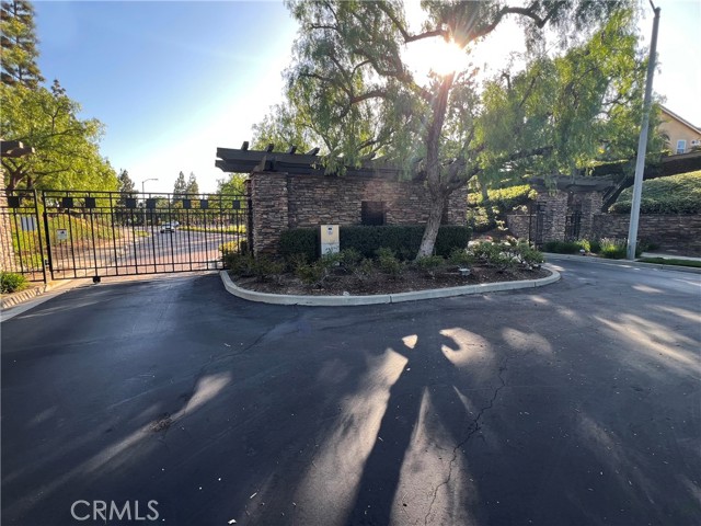 2937 Arboridge Court, Fullerton CA: https://media.crmls.org/medias/0f1292e1-90b4-43b0-8d69-a048e38c5e1e.jpg