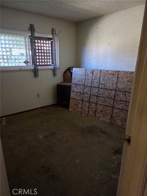 Detail Gallery Image 7 of 11 For 24638 Hemlock Ave, Moreno Valley,  CA 92557 - 4 Beds | 2/1 Baths