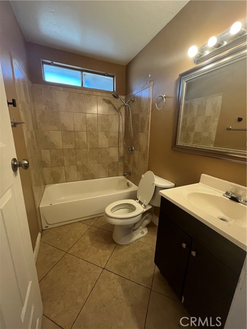 Detail Gallery Image 11 of 14 For 16510 16510 Lakeshore Dr, Lake Elsinore,  CA 92530 - 2 Beds | 1 Baths