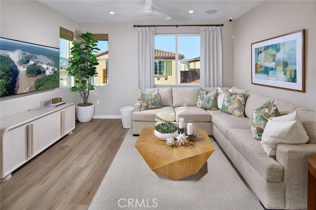 Detail Gallery Image 4 of 22 For 12720 Hampton Ave, Corona,  CA 92880 - 2 Beds | 2/1 Baths