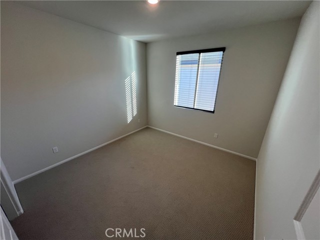 Detail Gallery Image 13 of 26 For 19557 Hanging Rock, Lake Elsinore,  CA 92532 - 5 Beds | 3 Baths