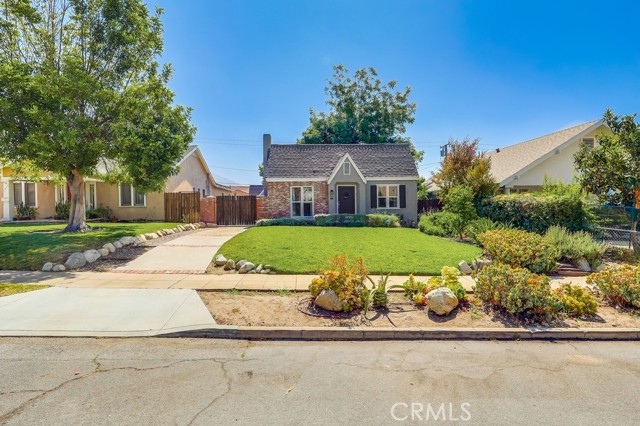 Detail Gallery Image 2 of 59 For 1402 N Oxford Ave, Pasadena,  CA 91104 - 2 Beds | 1 Baths