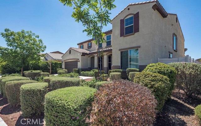 Detail Gallery Image 1 of 6 For 1033 Madera St., Perris,  CA 92571 - 6 Beds | 5 Baths