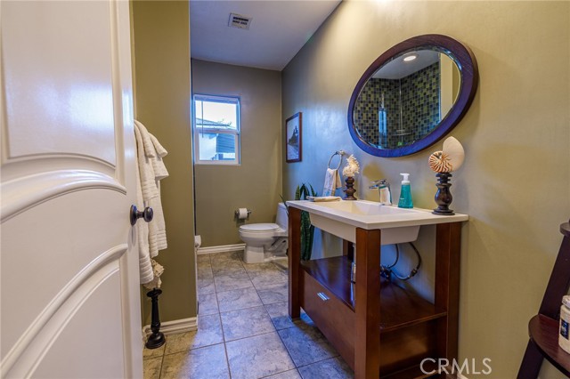Detail Gallery Image 17 of 27 For 17726 Martha St, Encino,  CA 91316 - 3 Beds | 2 Baths