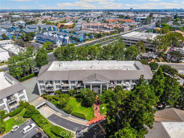 300 Cagney Lane, Newport Beach CA: https://media.crmls.org/medias/0f17fef4-df32-4bf2-9b73-d7227e24a7c9.jpg