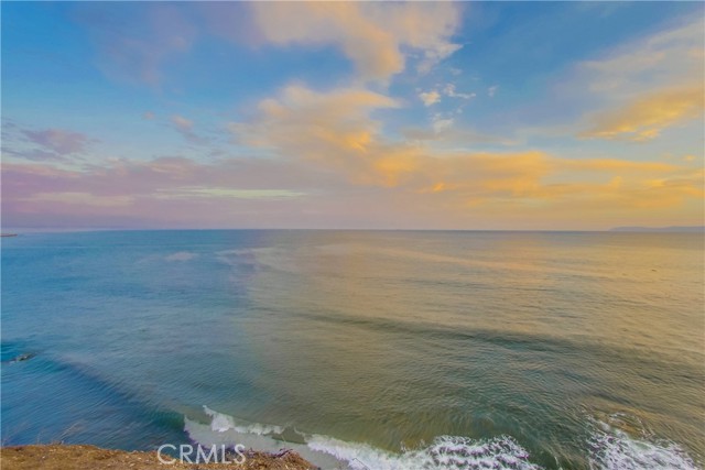 4021 S Pacific Avenue, San Pedro CA: https://media.crmls.org/medias/0f18fb38-d50e-480d-bd3b-34c6e6701d99.jpg