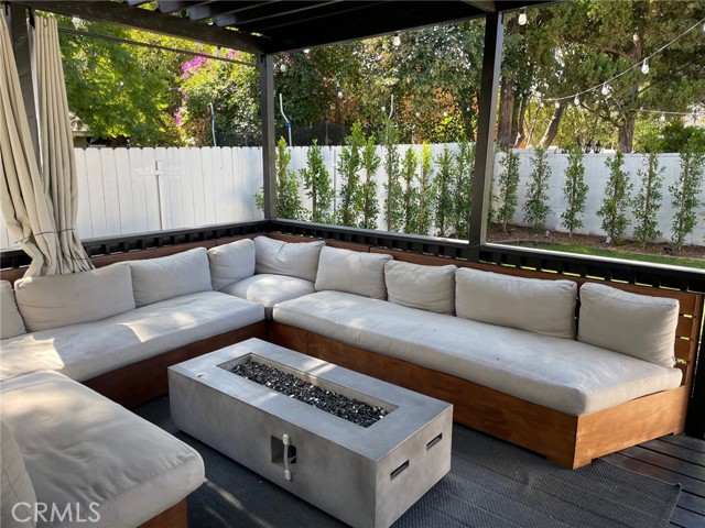 5785 Bertrand Avenue, Encino CA: https://media.crmls.org/medias/0f193014-0ce8-4d11-9ba0-db02480cbce3.jpg