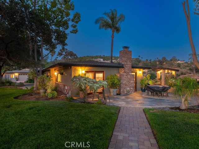 Detail Gallery Image 3 of 70 For 2923 Canonita Dr, Fallbrook,  CA 92028 - 4 Beds | 3 Baths