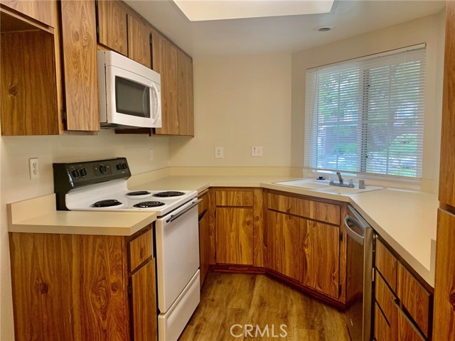 12555 Euclid Street, Garden Grove CA: https://media.crmls.org/medias/0f19c6df-60b3-4ec7-9ca8-0fbff8d9a858.jpg