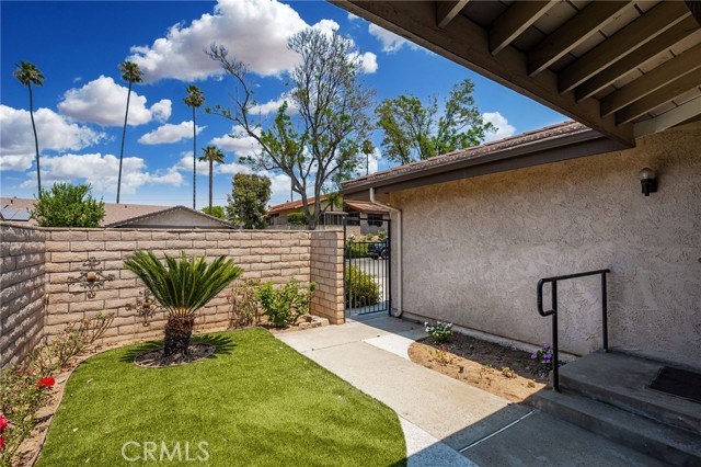 Detail Gallery Image 4 of 29 For 2726 Nectarine Ave, Riverside,  CA 92506 - 3 Beds | 2 Baths