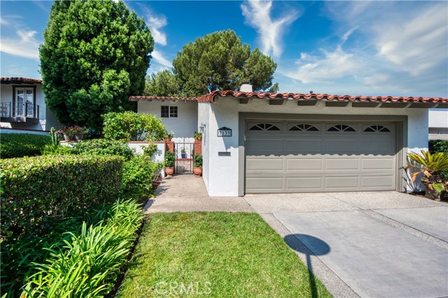 2133 Vista Entrada, Newport Beach, CA 92660