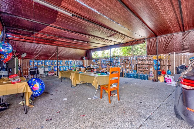 827 E 109th Place, Los Angeles CA: https://media.crmls.org/medias/0f1a37e9-2982-47a7-879c-7edb2e127b9c.jpg