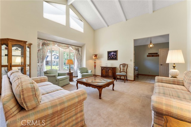 Detail Gallery Image 8 of 43 For 725 Beaverbrook Ln, Glendora,  CA 91740 - 4 Beds | 3 Baths