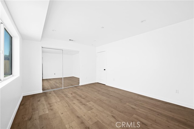 Detail Gallery Image 7 of 20 For 6834 Hazeltine Ave #3,  Van Nuys,  CA 91405 - 3 Beds | 3/1 Baths