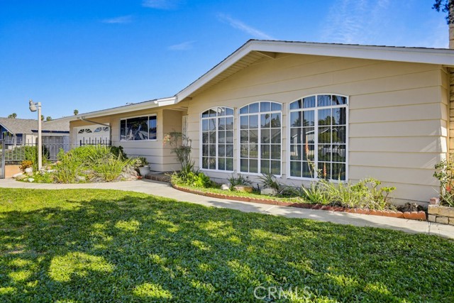 Front Image Thumbnail for CROC26010323