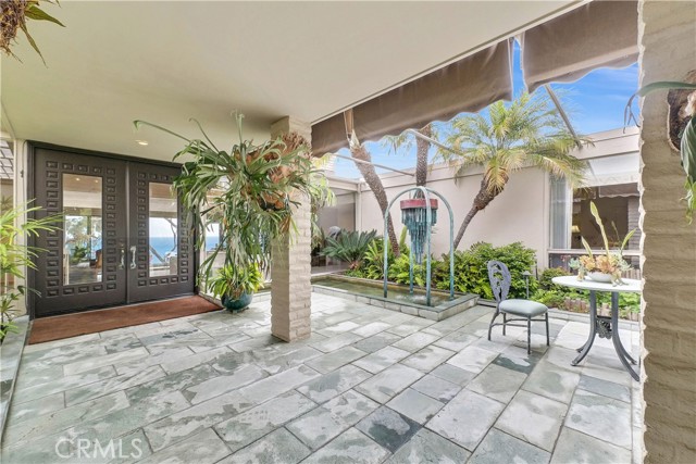 537 Dunnegan Place, Laguna Beach CA: https://media.crmls.org/medias/0f1ab6c7-e320-4d23-8425-f413482c6bad.jpg