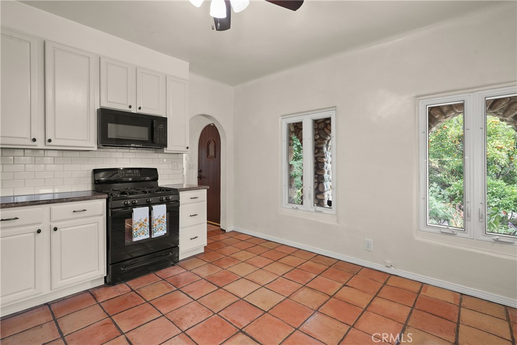 11022 Fruitland DriveStudio City img 17