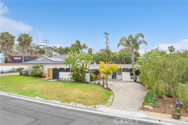 9 W Avenida Cornelio, San Clemente CA: https://media.crmls.org/medias/0f1beb13-5ea6-43ee-9299-80aa5934b35f.jpg