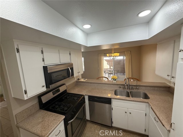 Detail Gallery Image 9 of 21 For 11106 Arminta St #4,  Sun Valley,  CA 91352 - 2 Beds | 1/1 Baths